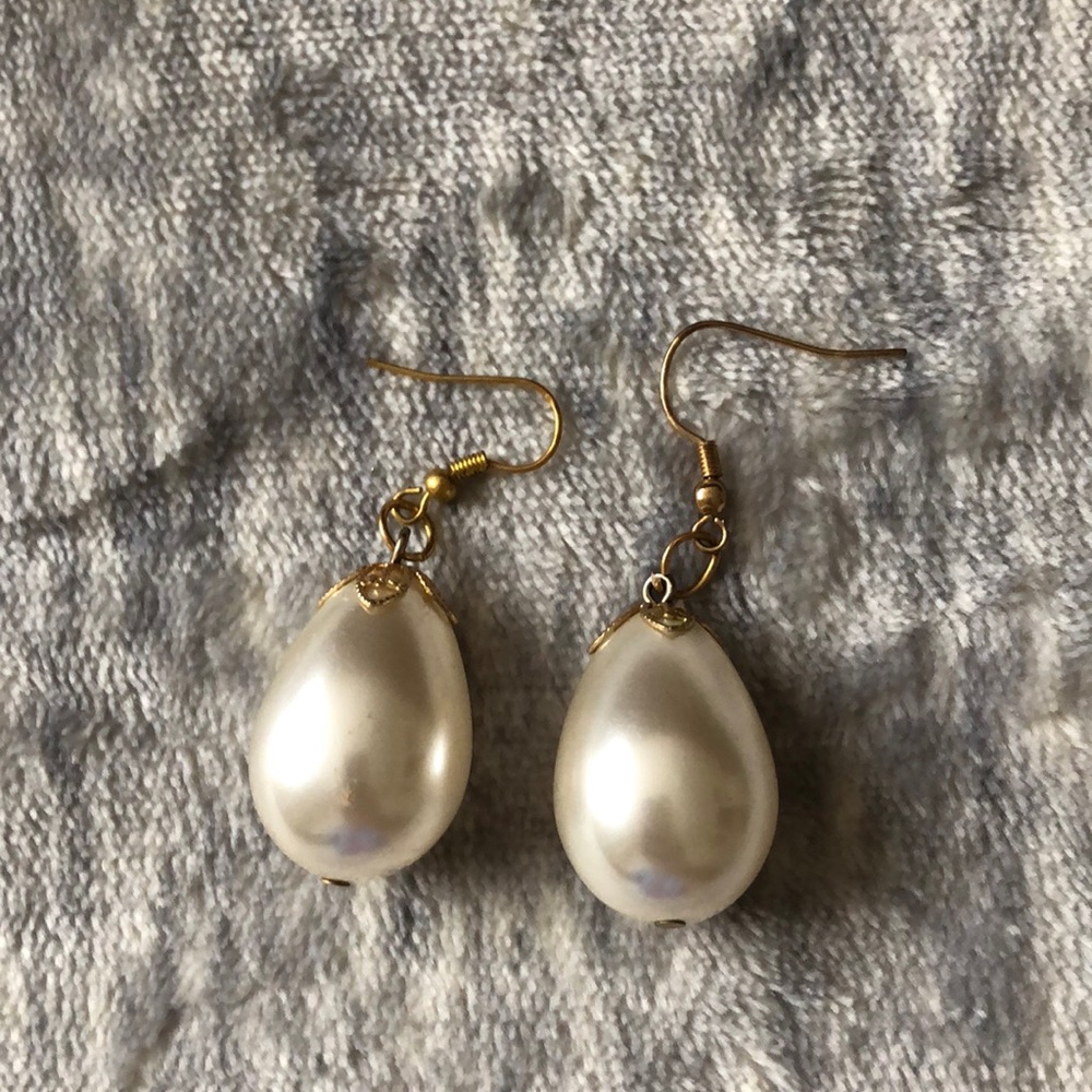 Large pearl drop earrings